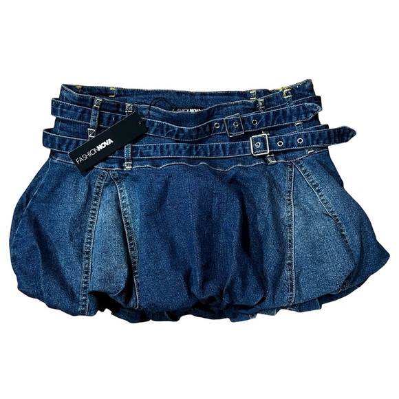 NWT Fashion Nova Bianca Bubble Denim Micro Mini Skirt Dark Wash Size Small - Picture 4 of 5